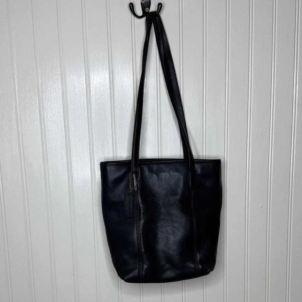 COACH Vintage Leather Legacy Lunch Tote Shopper 9077‎ Two Strap Shoulder Bag
